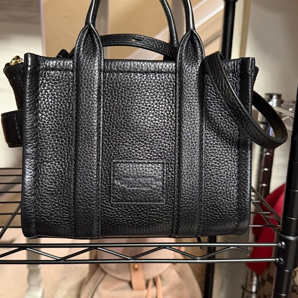 Marc Jacobs Black Leather mini 2 way Tote
 NWOT. Top Tier quality!! - Picture 3 of 4